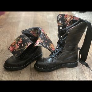 Dr. Marten’s size 7 Women’s boots